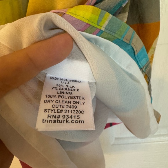 Trina Turk keyhole silk halter top. Excellent condition! Size small. - Picture 4 of 4